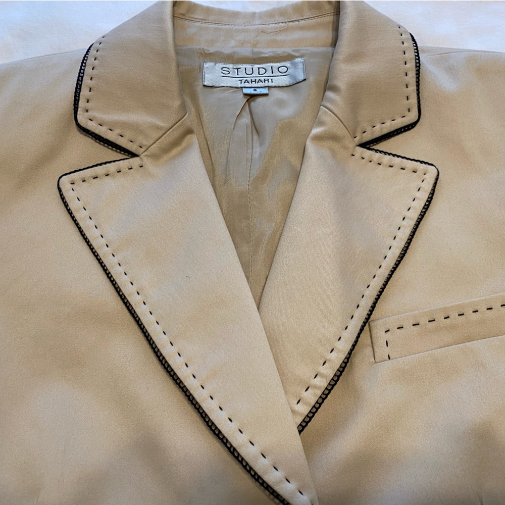 Studio Tahari size 8 tan blazer and skirt with beautiful decorative stitching - Picture 14 of 14
